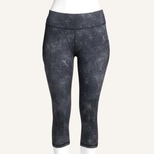 Ideology Plus Size 2XL Black & White Snake Print Capri Leggings Ab Compression